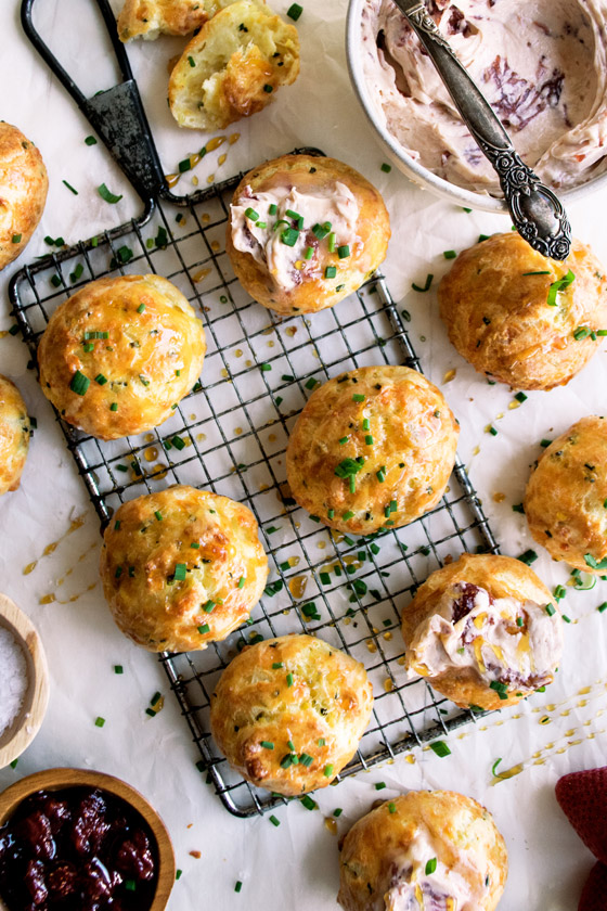 إليكم طريقة تحضير فطيرة الجبن بالعسل الخفيفة والطيبة صورة رقم 2