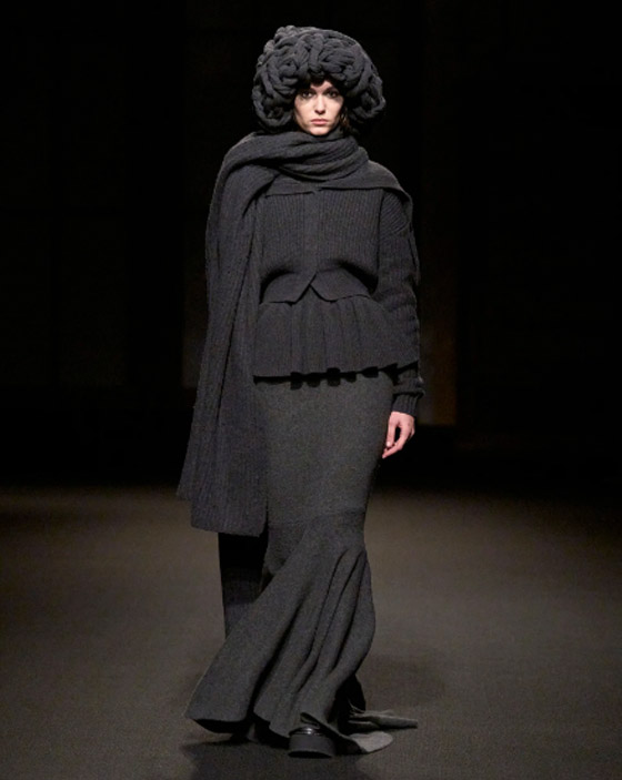 اتجاهات الملابس المحبوكة لشتاء 2024.. الكشف عن أحدث الصيحات صورة رقم 1