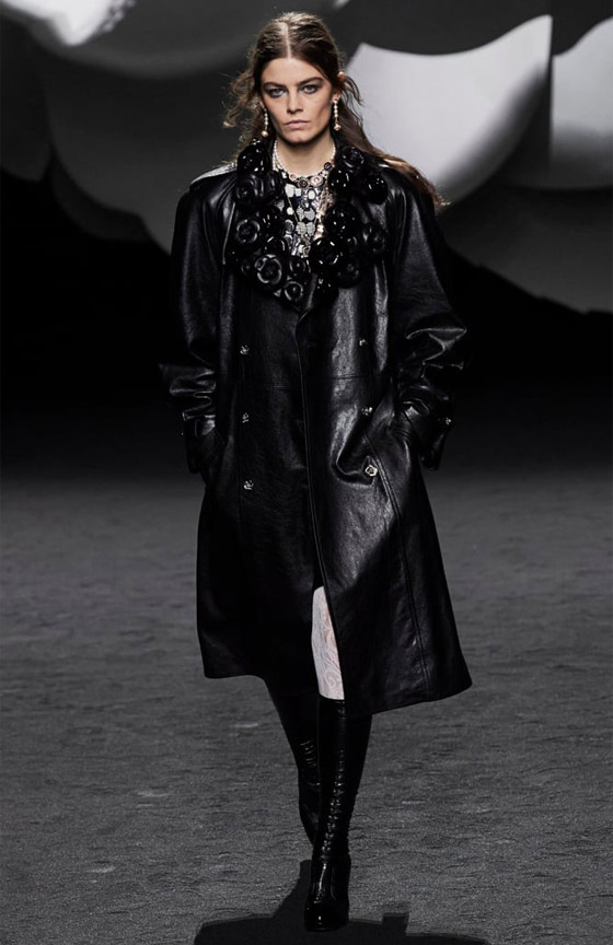 بالصور: 7 حيل موضة تخفي البطن البارز بملابس شتاء 2024 صورة رقم 6