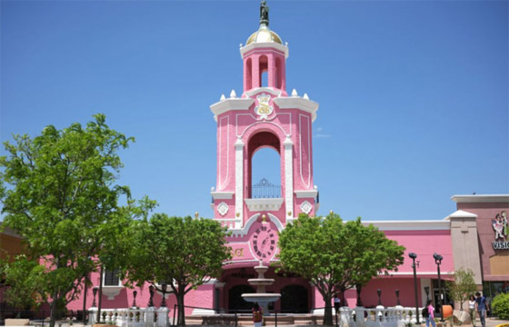 أحدها يطلب من الزبائن خلع الحذاء.. 9 من أغرب المطاعم حول العالم (صور) صورة رقم 3