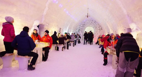 أحدها يطلب من الزبائن خلع الحذاء.. 9 من أغرب المطاعم حول العالم (صور) صورة رقم 9