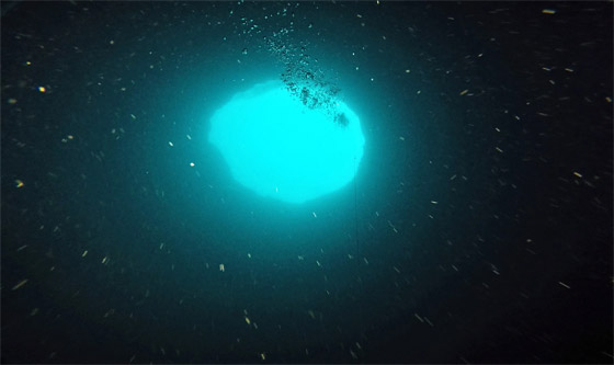 علماء يحلون لغز (الثقوب الغريبة) في أعماق المحيطات صورة رقم 5