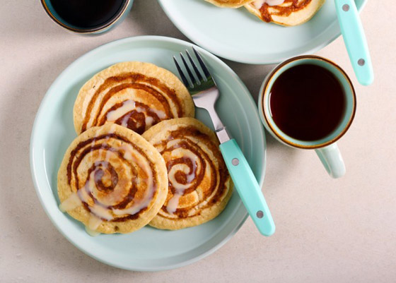 إليكم طريقة تحضير سينامون رول بان كيك بنكهة شهية صورة رقم 1