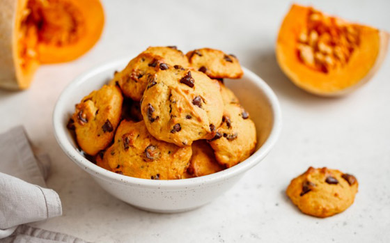 إليكم طريقة تحضير كوكيز القرع برقائق الشوكولاتة صورة رقم 1