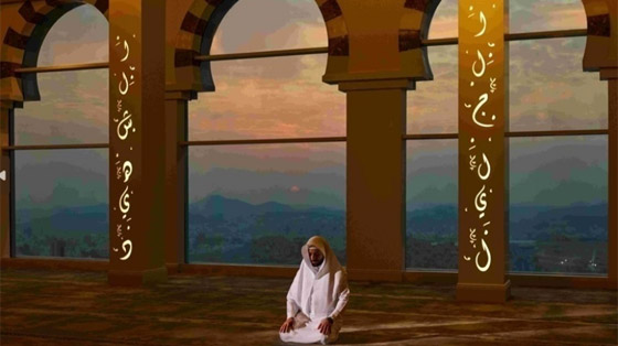 يزن 650 طناً ويسع 520 شخصاً.. افتتاح أعلى مصلى معلّق في العالم بمكة المكرمة صورة رقم 1