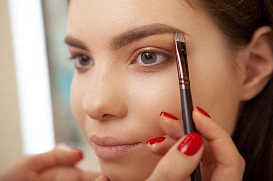 لحاجبين ممتلئين وجذابين.. إليك هذه الخطوات صورة رقم 2