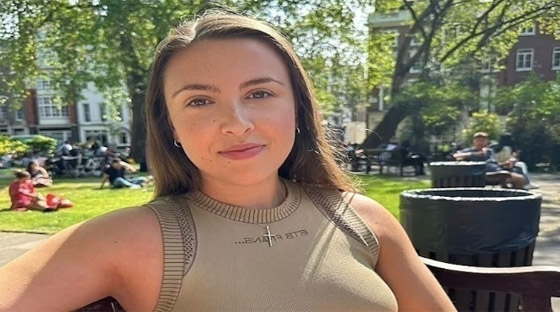 امرأة تصاب بجلطة بساقها بسبب نومها في رحلة طيران! صورة رقم 1