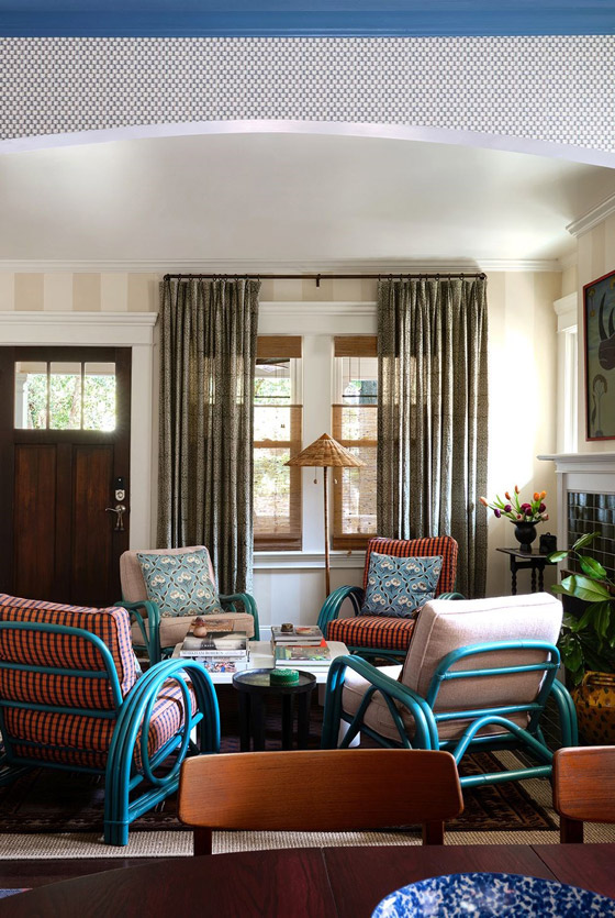 خدع تصميمية تجعل غرفة المعيشة الصغيرة تبدو أكبر صورة رقم 3