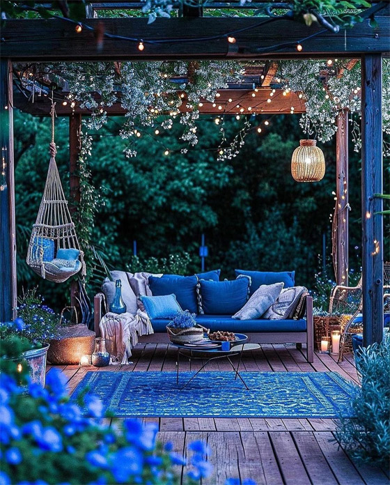 صور مدهشة لمنزل وردي وحديقة زرقاء.. حقيقة أم خيال؟! صورة رقم 6