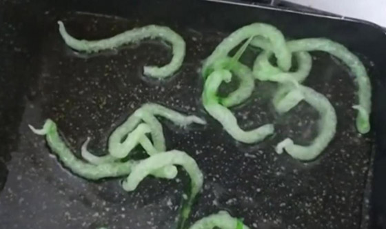 صيحة غريبة تجتاح كوريا الجنوبية.. قلي أعواد أسنان وأكلها! صورة رقم 7