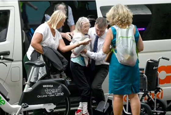 علاقة حب صادمة بين أربعيني ومسنة عمرها 103 أعوام صورة رقم 5