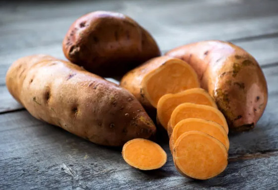 لتفادي الشيب المبكر.. إليكم هذه الأطعمة الـ8 المثالية صورة رقم 6