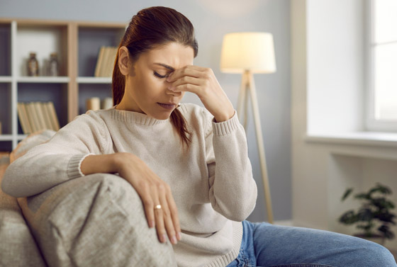سبب الغثيان وزيادة حدة الآلام.. ما علاقة الصداع النصفي بفرط حاسة الشم؟ صورة رقم 2