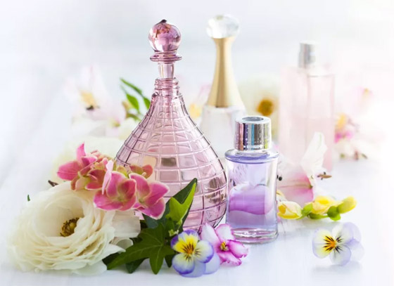 الفرق بين العطور الاصطناعية والطبيعية.. أيهما الأفضل بالنسبة لك؟ صورة رقم 1