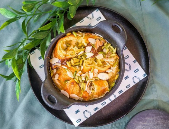 إليكم طريقة تحضير بودينغ الكرواسون بالشوكولاتة والكاسترد صورة رقم 1