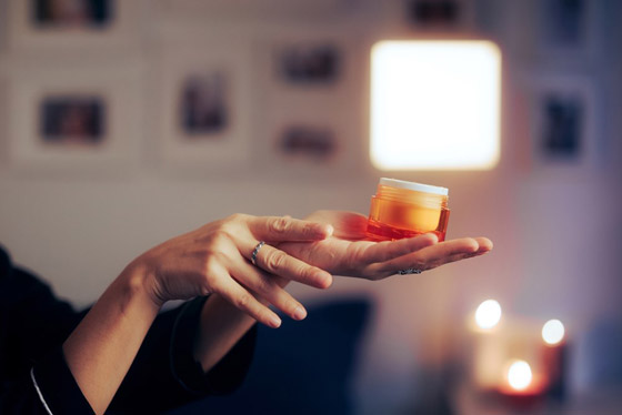 الكريمات الليلية.. رفيق مثالي لبشرة مشرقة صورة رقم 5