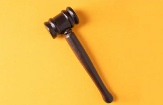 8 أشياء ضد القانون لكن نفعلها بشكلٍ يومي! صورة رقم 1