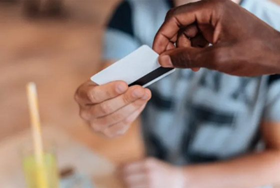 هل تعيد النظر في عادات الإنفاق؟ 8 أشياء لا ينفق الأثرياء أموالهم عليها! صورة رقم 6