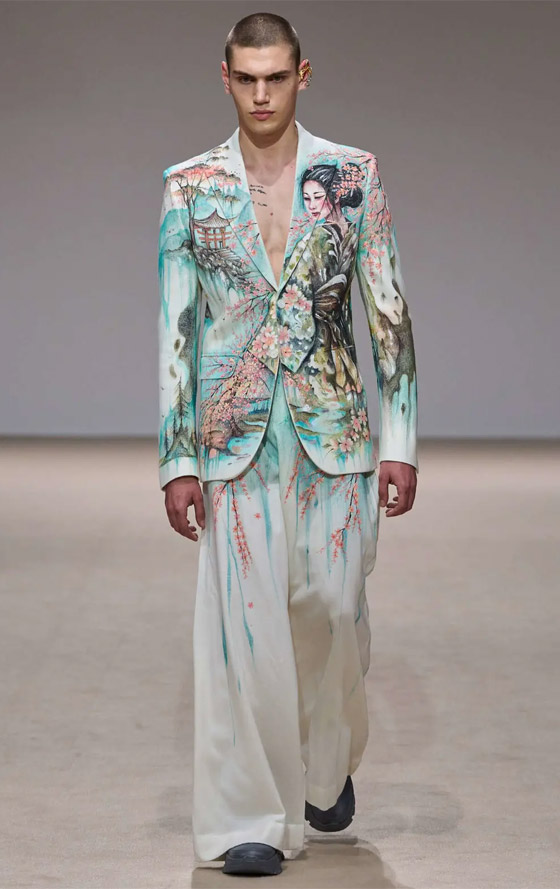 بالصور: مصمم فلبيني في دبي يطرح أزياء مستوحاة من اليابان صورة رقم 5