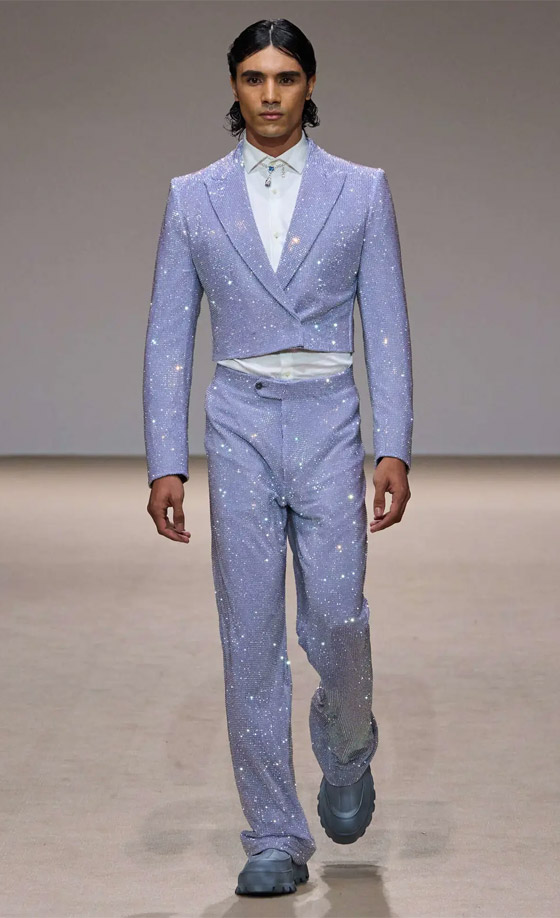 بالصور: مصمم فلبيني في دبي يطرح أزياء مستوحاة من اليابان صورة رقم 7