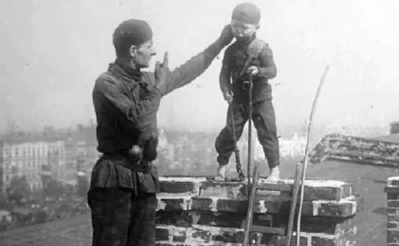 أسوأ الوظائف التي شغلها أطفال عبر التاريخ صورة رقم 9