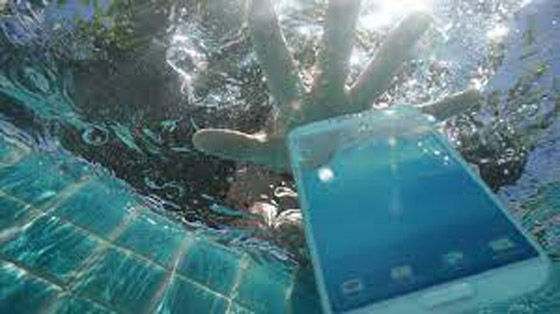 آبل تحذر: لا تضع هاتفك في الأرز ! صورة رقم 4