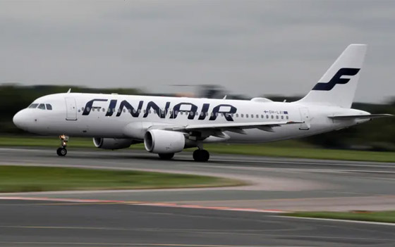 إحراج على الملأ بالمطار.. شركة طيران تقيس وزن المسافر مع حقيبته المحمولة! صورة رقم 1