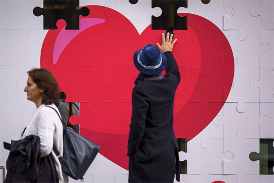 صور مميزة من حول العالم لاحتفالات عيد الحب صور مميزة من حول العالم لاحتفالات عيد الحب