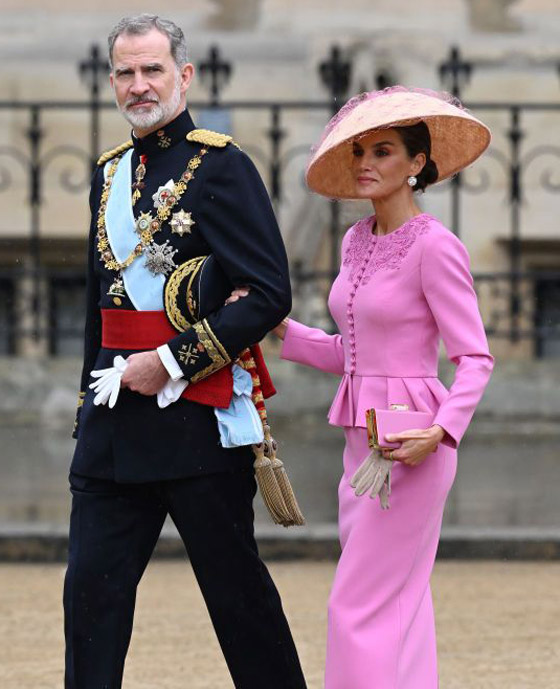 تعرفوا إلى أمراء وأميرات وجدوا نصفهم الآخر من العامة بعيدا عن التقاليد الملكية صورة رقم 5 تعرفوا إلى أمراء وأميرات وجدوا نصفهم الآخر من العامة بعيدا عن التقاليد الملكية صورة رقم 5