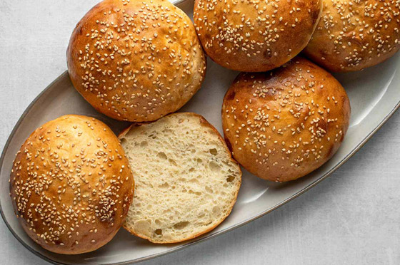 إليكم طريقة تحضير خبز البطاطس للبرجر الصحي والشهي صورة رقم 4