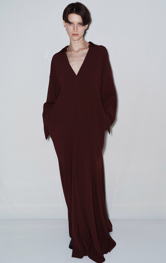 عبايات وقفاطين من أسبوع نيويورك.. استوحي منها إطلالات رمضان 2024 صورة رقم 1