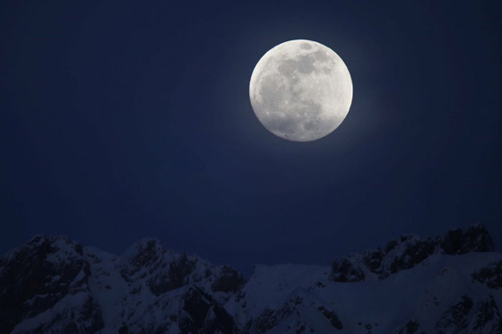 يطل بعد 5 أيام.. ماذا تعرف عن (قمر الثلج الصغير)؟ صورة رقم 6 يطل بعد 5 أيام.. ماذا تعرف عن (قمر الثلج الصغير)؟ صورة رقم 6