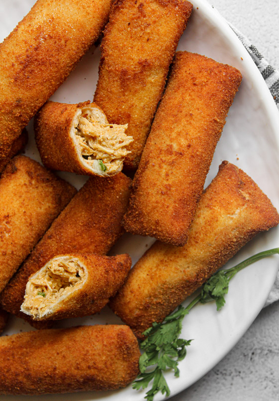 إليكم طريقة تحضير رولات التوست بالدجاج الشهية والسريعة صورة رقم 7