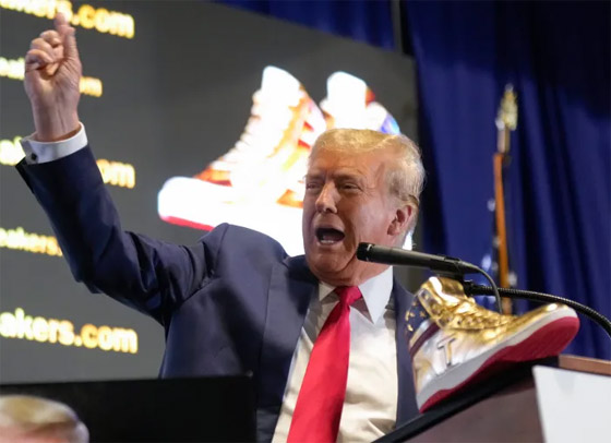 فيديو وصور: مفاجأة خلال أول ساعتين من عرض (حذاء ترامب) للبيع صورة رقم 10 فيديو وصور: مفاجأة خلال أول ساعتين من عرض (حذاء ترامب) للبيع صورة رقم 10