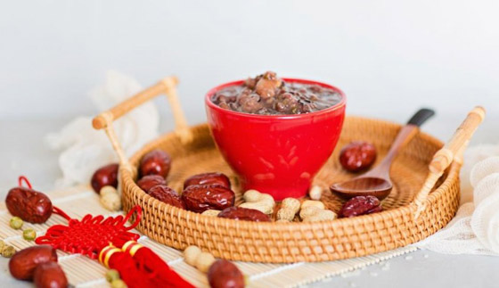 إليكم طريقة عمل العصيدة بالتمر الشهية بمكونات بسيطة صورة رقم 1