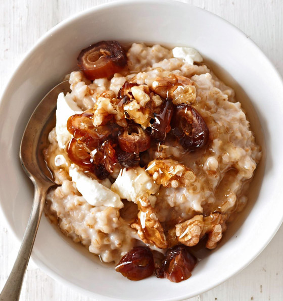 إليكم طريقة عمل العصيدة بالتمر الشهية بمكونات بسيطة صورة رقم 4