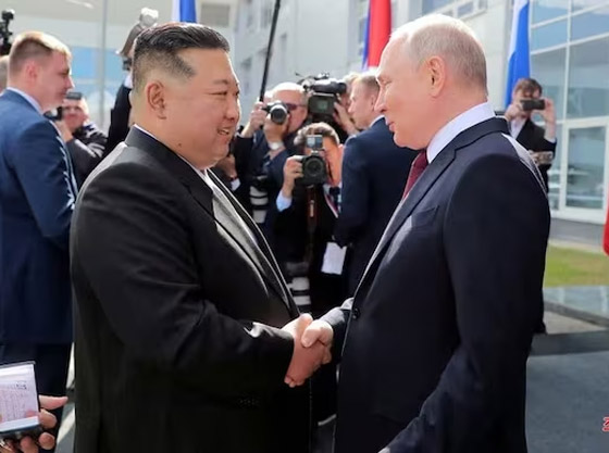 (هدية شخصية) من الرئيس الروسي بوتين لزعيم كوريا الشمالية كيم صورة رقم 4 (هدية شخصية) من الرئيس الروسي بوتين لزعيم كوريا الشمالية كيم صورة رقم 4