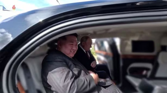 (هدية شخصية) من الرئيس الروسي بوتين لزعيم كوريا الشمالية كيم صورة رقم 5 (هدية شخصية) من الرئيس الروسي بوتين لزعيم كوريا الشمالية كيم صورة رقم 5