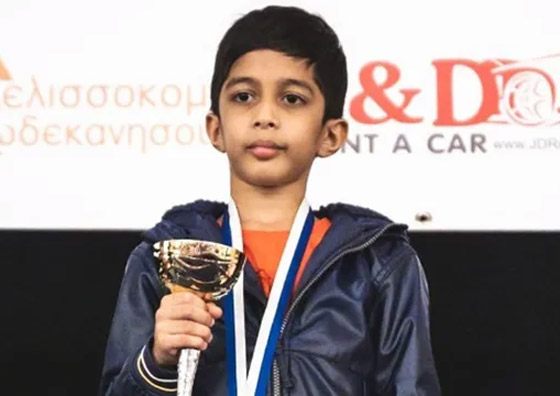 (الطفل المعجزة) يدخل تاريخ الشطرنج.. هزم أستاذا كبيرا ببطولة عالمية وعمره 8 سنوات فقط! صورة رقم 14 (الطفل المعجزة) يدخل تاريخ الشطرنج.. هزم أستاذا كبيرا ببطولة عالمية وعمره 8 سنوات فقط! صورة رقم 14