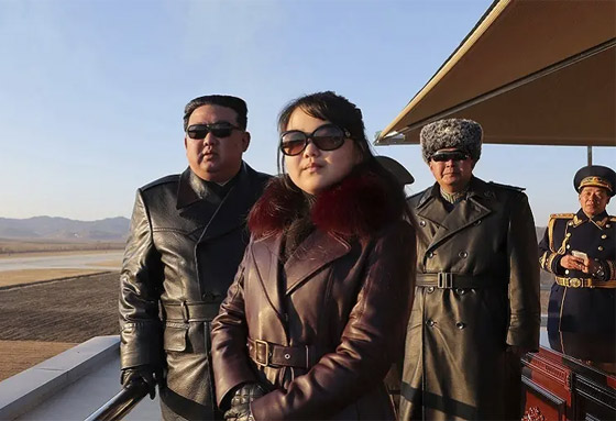 مفاجأة يفجرها جاسوس.. للزعيم الكوري كيم ولد سري يُسبب له الإحراج! صورة رقم 5 مفاجأة يفجرها جاسوس.. للزعيم الكوري كيم ولد سري يُسبب له الإحراج! صورة رقم 5