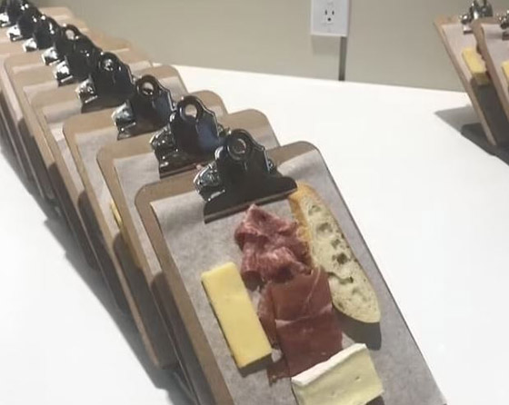 أغرب الطرق التي تقدم بها المطاعم وجباتهم المفضلة.. رواد يشاركون (صور) صورة رقم 6