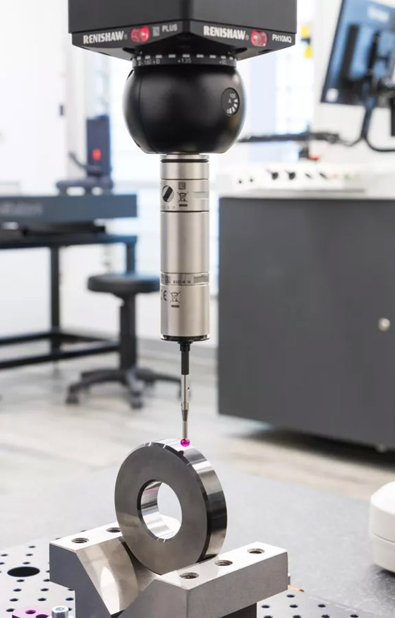 اكتشاف معدن غريب (من عالم آخر) مخبأ في كنز قديم صورة رقم 6