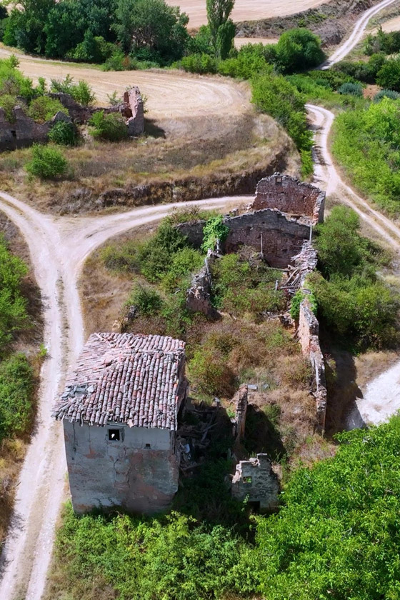 تضم 64 منزلا خاليا! زوجان يشتريان قرية إسبانية مهجورة، وهذا سعرها صورة رقم 11 تضم 64 منزلا خاليا! زوجان يشتريان قرية إسبانية مهجورة، وهذا سعرها صورة رقم 11