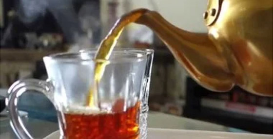 شاى بالملح.. اعرف فوائد إضافة القليل منه على كوبك هيحارب الصداع صورة رقم 1