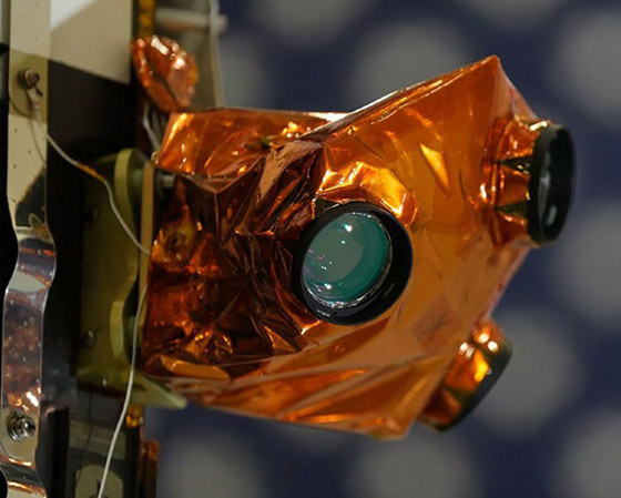 فنان أمريكي يصنع التاريخ بوصول عمله الفني إلى القمر (صور) صورة رقم 8