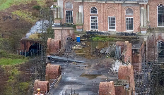 قصر فخم يثير الجدل ببريطانيا! مالكه سجن وتركه يتعفن منذ أربعة عقود صورة رقم 13 قصر فخم يثير الجدل ببريطانيا! مالكه سجن وتركه يتعفن منذ أربعة عقود صورة رقم 13