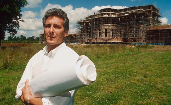 قصر فخم يثير الجدل ببريطانيا! مالكه سجن وتركه يتعفن منذ أربعة عقود صورة رقم 2 قصر فخم يثير الجدل ببريطانيا! مالكه سجن وتركه يتعفن منذ أربعة عقود صورة رقم 2