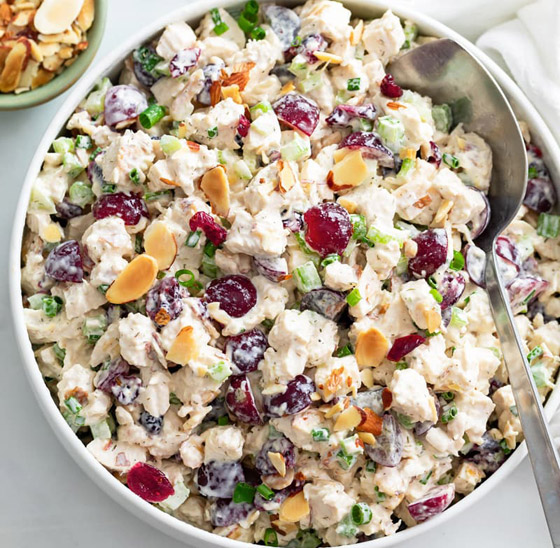 إليكم طريقة تحضير سلطة الدجاج بالعنب الطيبة صورة رقم 4