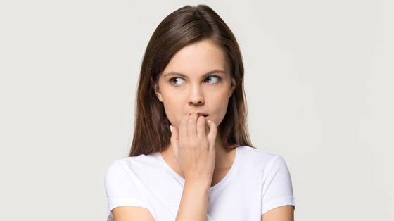 القلق والخوف.. عائقان نفسيان أمام شعورك بالثقة بالنفس صورة رقم 1