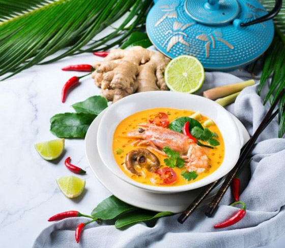 إليكم طريقة تحضير جمبري بالكاري وحليب جوز الهند الشهي صورة رقم 1